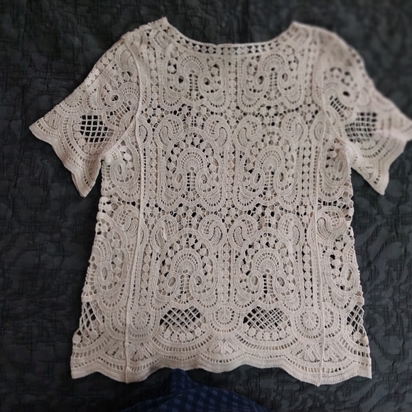 Keren harts Tops - KEREN HART Women Size M Crochet Cream Lace Top